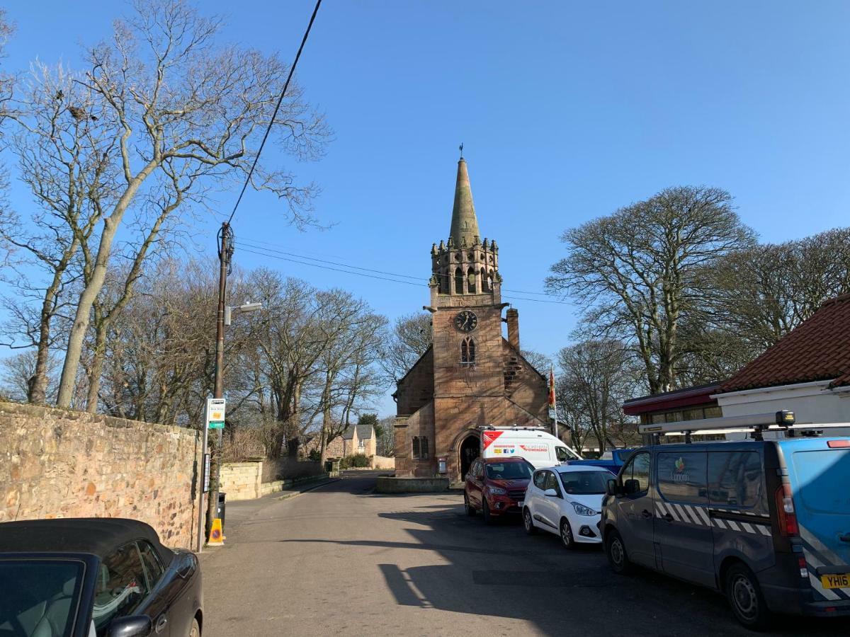 Ferienwohnung Church View / The Craster Arms in Beadnell Exterior foto